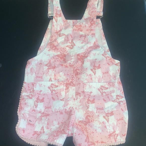 Shorts Overalls and Shirt - Picture 4 of 4